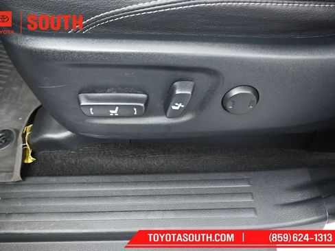 Used 2023 Toyota 4Runner Limited AWD/4WD image 23