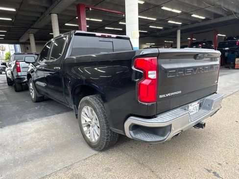 Used 2019 Chevrolet Silverado 1500 LTZ w/ LTZ Premium Package AWD/4WD image 3