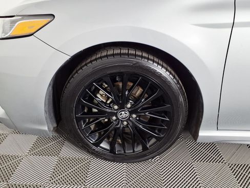 Used 2020 Toyota Camry SE w/ Carpet Mat Package FWD image 7