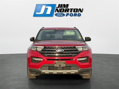Used 2021 Ford Explorer XLT w/ Equipment Group 202A image 8