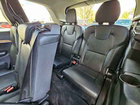 Used 2025 Volvo XC90 B6 Ultra image 17