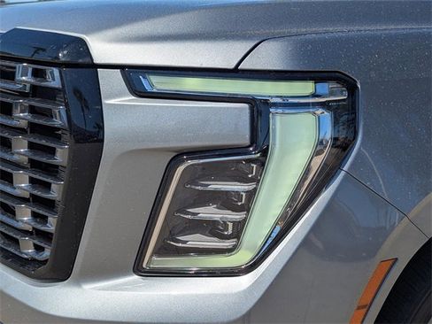 Used 2025 GMC Yukon XL Denali Ultimate w/ LPO, Floor Liner Package image 9