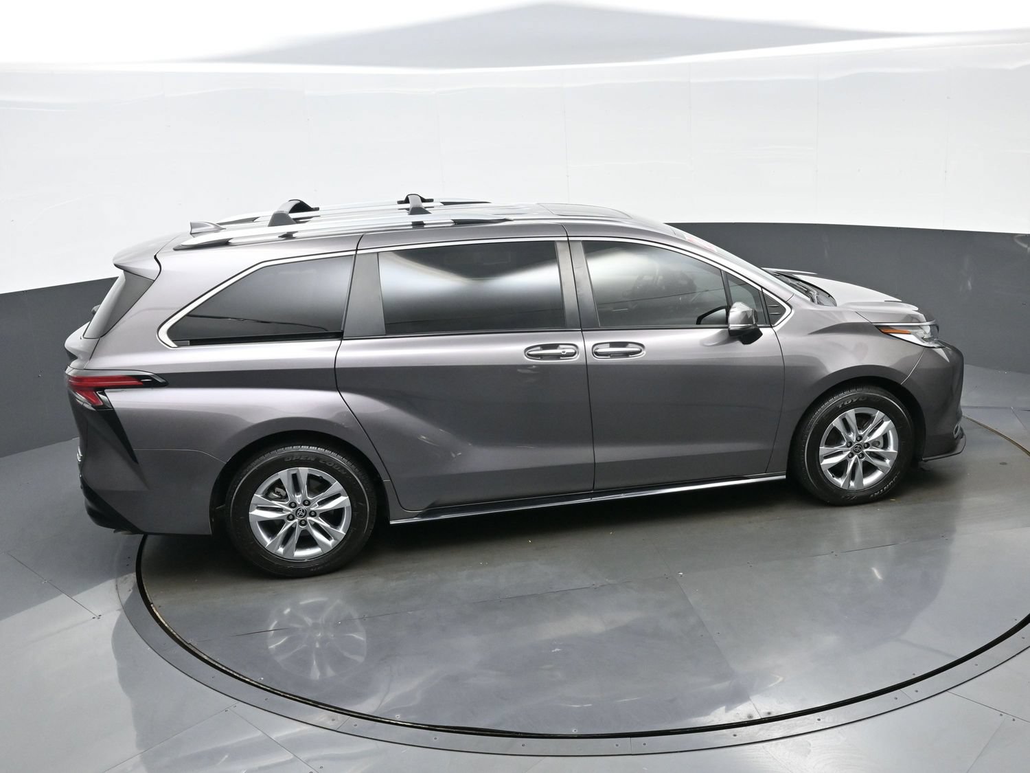 Used 2022 Toyota Sienna Limited AWD/4WD image 43