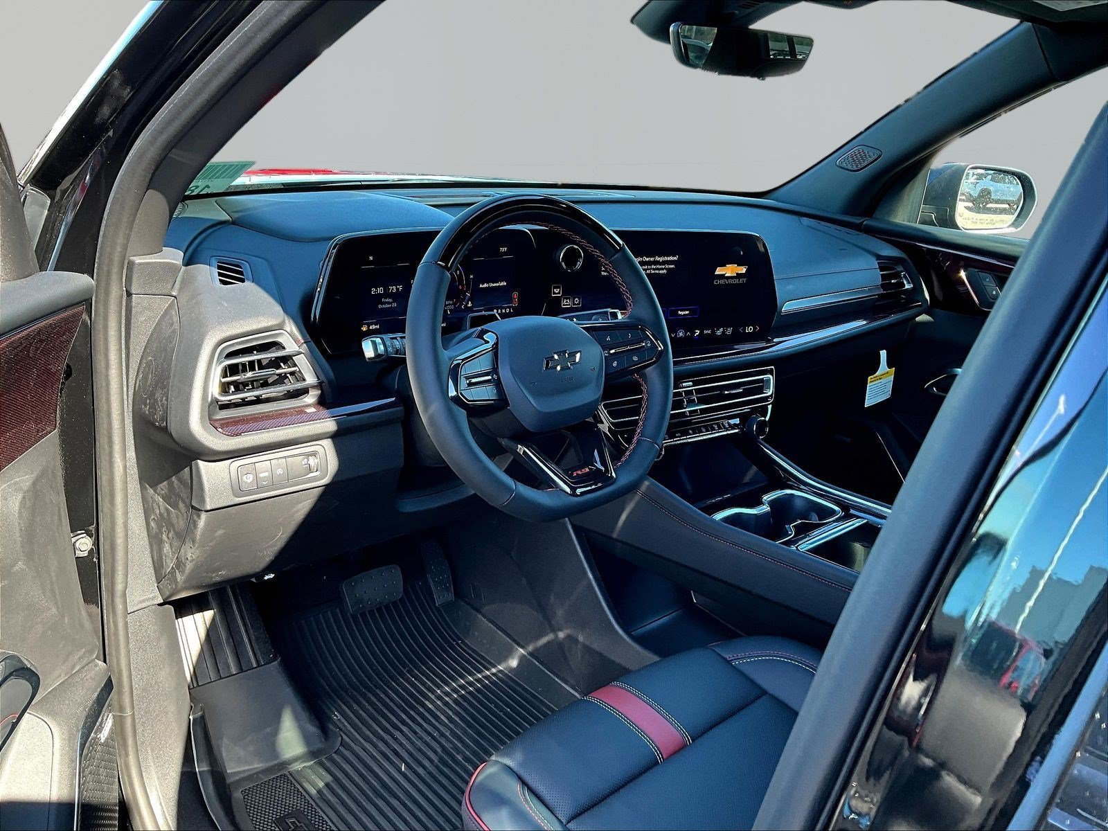 New 2027 Chevrolet Traverse RS w/ LPO, Floor Liner Package FWD image 16