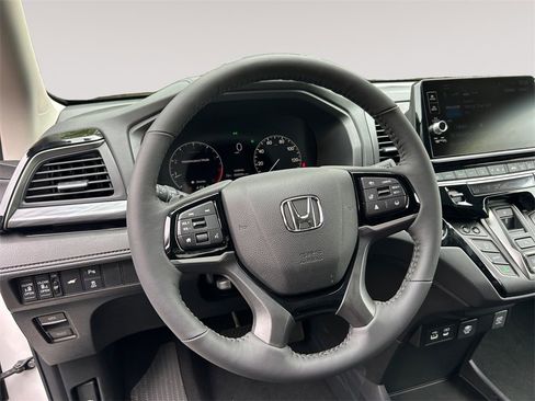 New 2026 Honda Odyssey Elite image 12