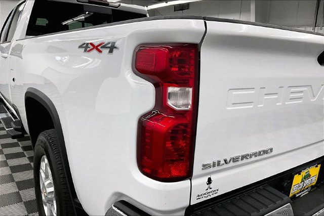 Used 2023 Chevrolet Silverado 3500 LT w/ Convenience Package AWD/4WD image 32