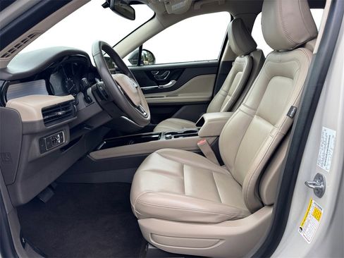 Used 2021 Lincoln Corsair FWD image 9