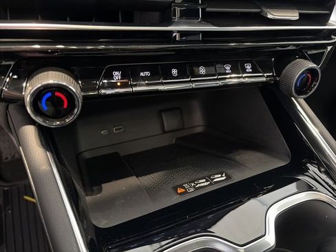 New 2026 Chevrolet Traverse LT w/ Sun and Wheel Package image 22