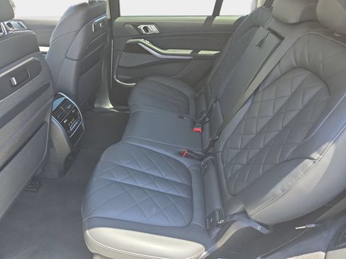 Used 2024 BMW X7 xDrive40i w/ Premium Package AWD/4WD image 19