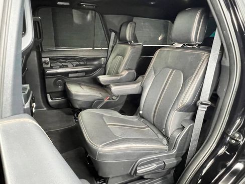 Used 2024 Ford Expedition Platinum AWD/4WD image 17
