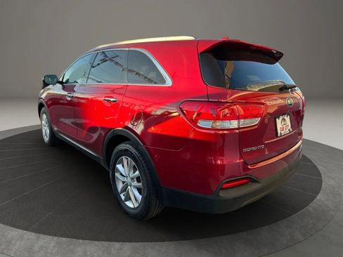 Used 2016 Kia Sorento LX w/ LX Convenience Package image 7
