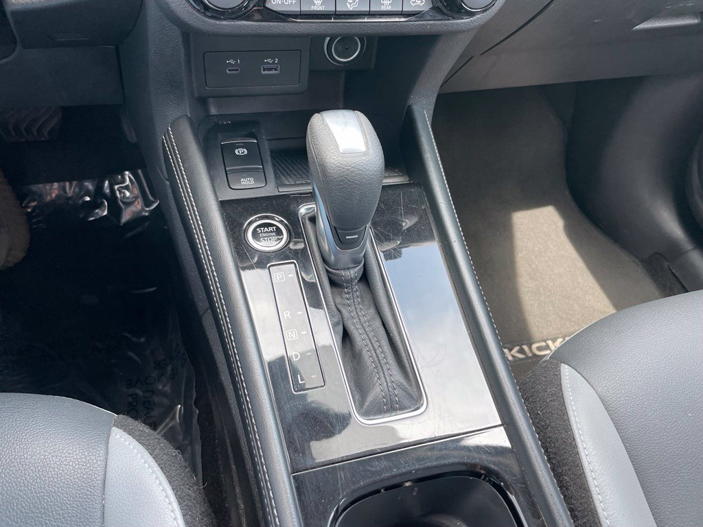 Used 2024 Nissan Kicks SR w/ SR Premium Package FWD image 13