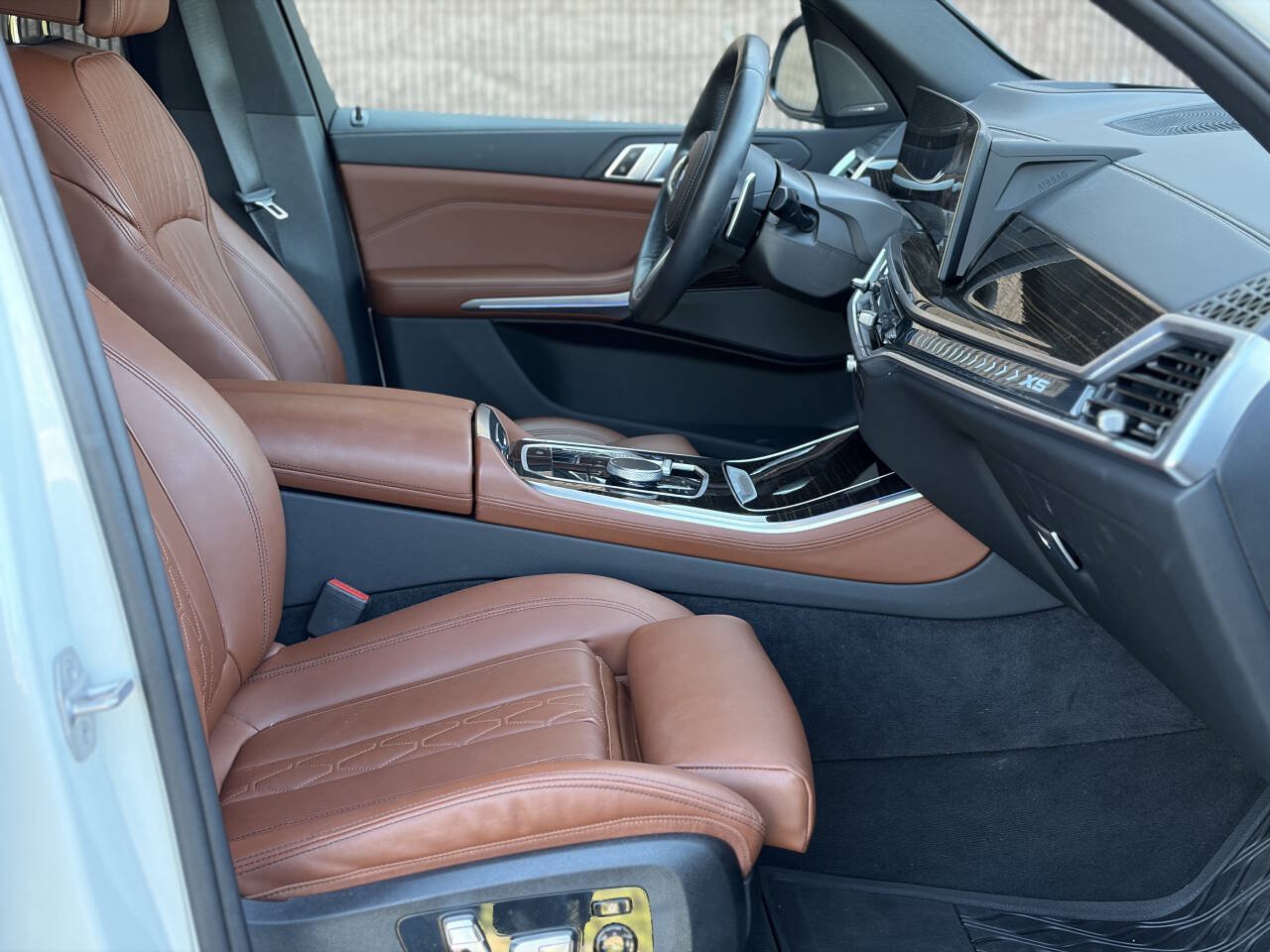 Used 2024 BMW X5 sDrive40i w/ M Sport Package RWD image 16