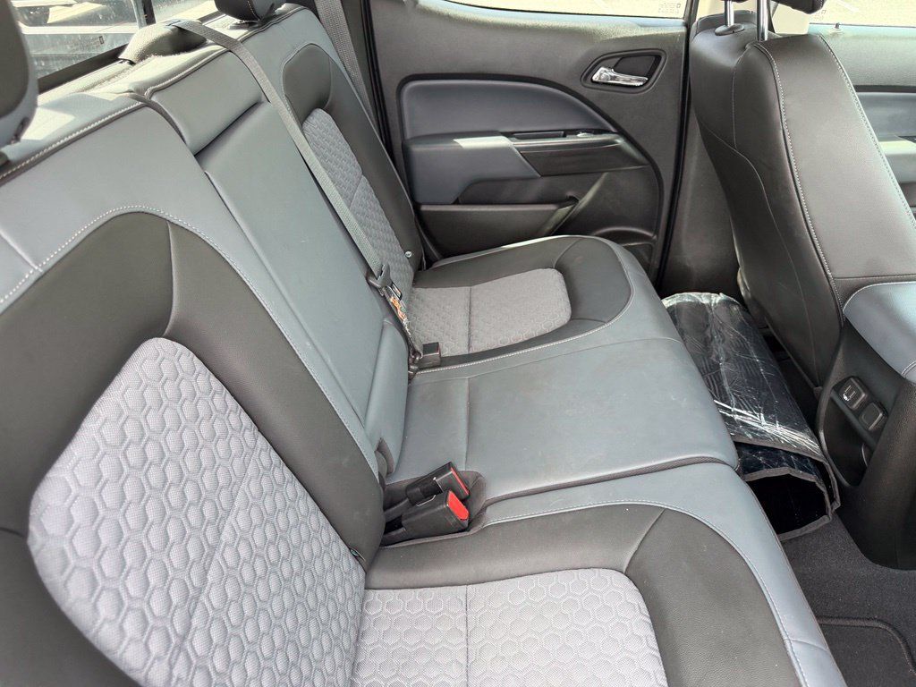 Used 2021 Chevrolet Colorado Z71 w/ Safety Package RWD image 18