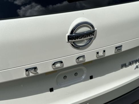 Used 2021 Nissan Rogue Platinum AWD/4WD image 15