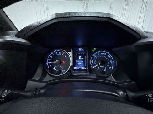 Certified 2023 Toyota Tacoma TRD Off-Road AWD/4WD image 15