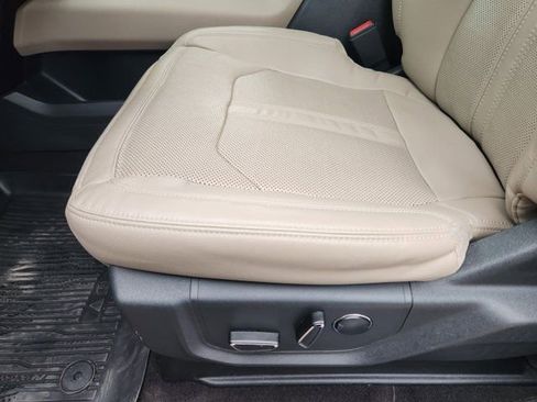 Used 2023 Ford Expedition Limited image 25