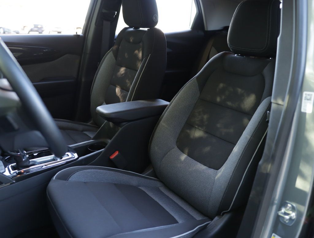 Used 2025 Chevrolet TrailBlazer LT w/ Convenience Package FWD image 22