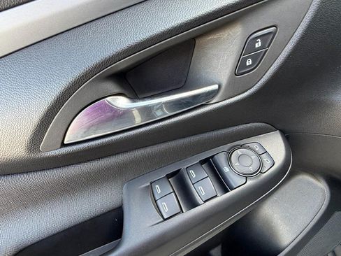 Used 2025 Buick Envista Preferred FWD image 21