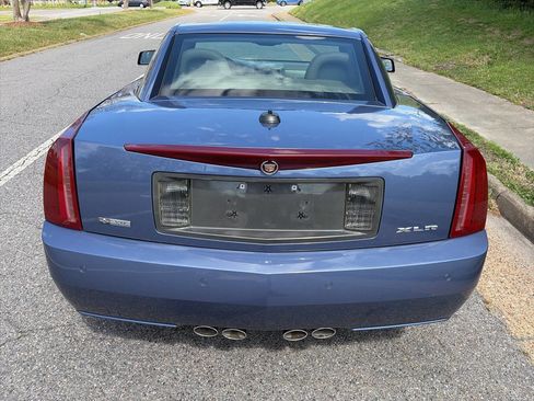 Used 2005 Cadillac XLR RWD image 5