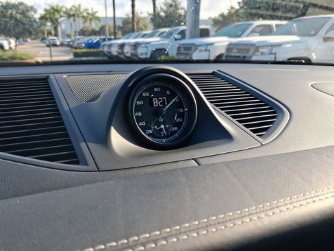 Used 2023 Porsche Macan S AWD/4WD image 27