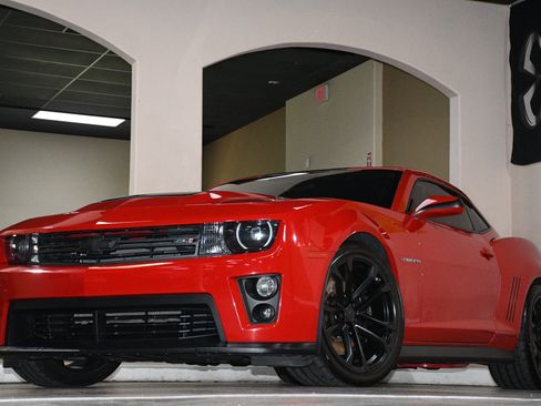 Used 2013 Chevrolet Camaro ZL1 w/ Gray Stripe Package RWD image 84