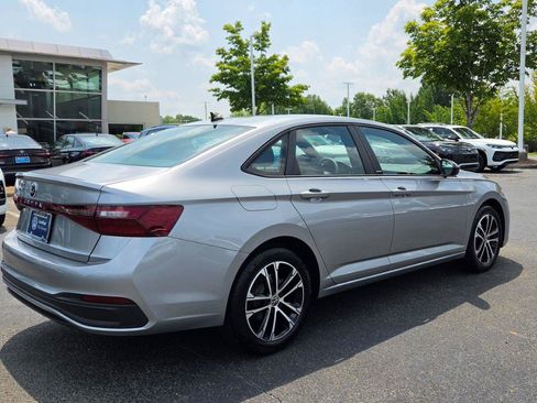 Used 2025 Volkswagen Jetta Sport FWD image 5
