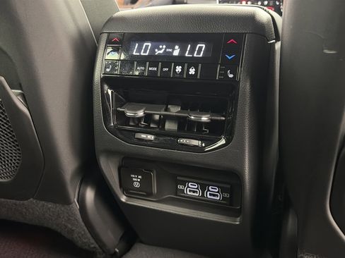 Used 2024 Jeep Grand Cherokee Summit image 30