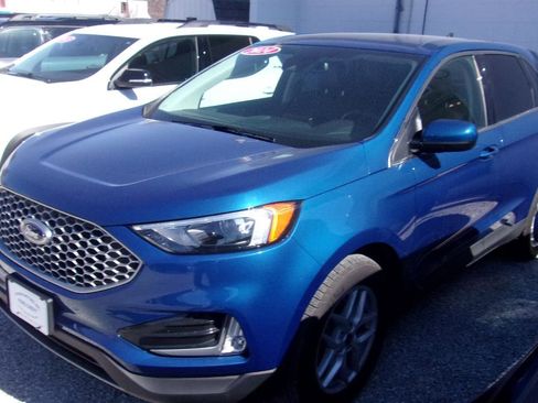 Used 2024 Ford Edge SEL w/ Convenience Package image 4