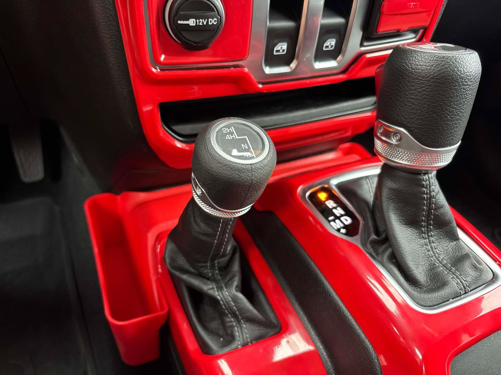 Used 2025 Jeep Wrangler Sport AWD/4WD image 30