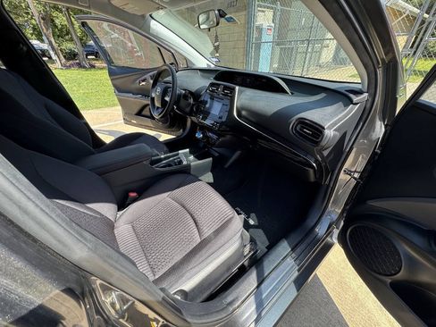 Used 2016 Toyota Prius Two FWD image 29