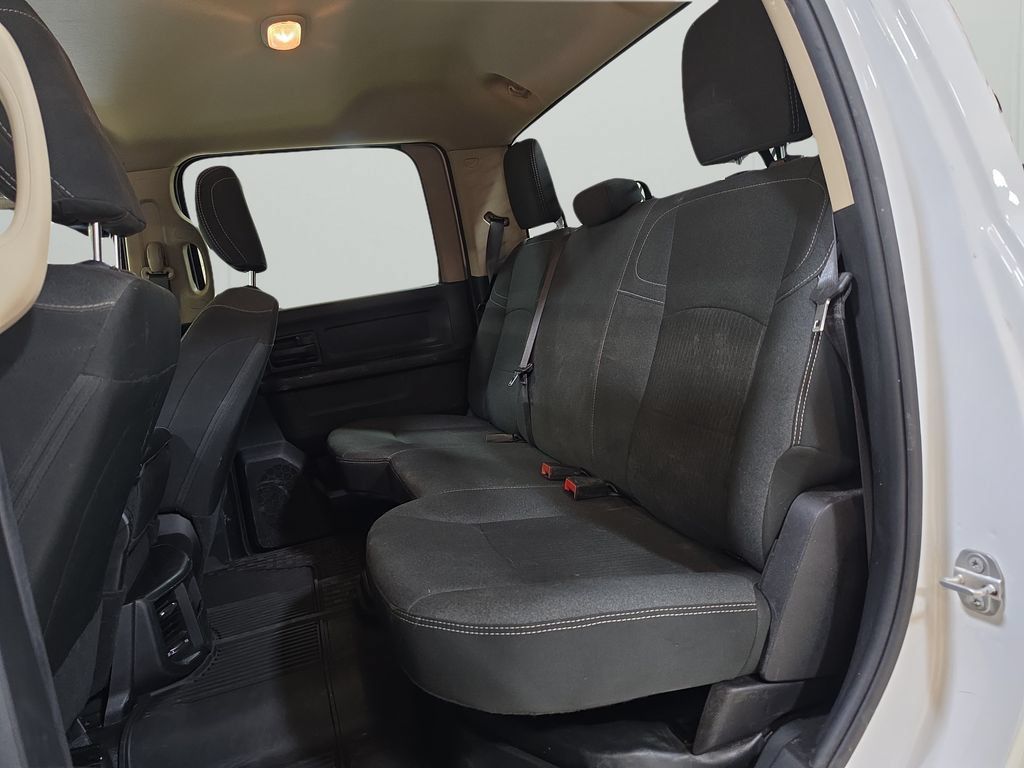 Used 2020 RAM 5500 Tradesman w/ Chrome Appearance Group AWD/4WD image 15