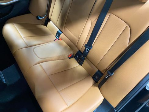 Certified 2025 BMW 330i xDrive Sedan w/ Convenience Package image 15