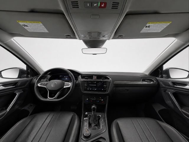 Used 2022 Volkswagen Tiguan SE AWD/4WD image 11