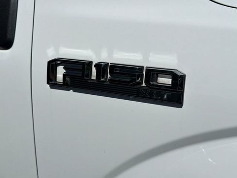 Used 2018 Ford F150 XLT w/ Equipment Group 302A Luxury AWD/4WD image 11