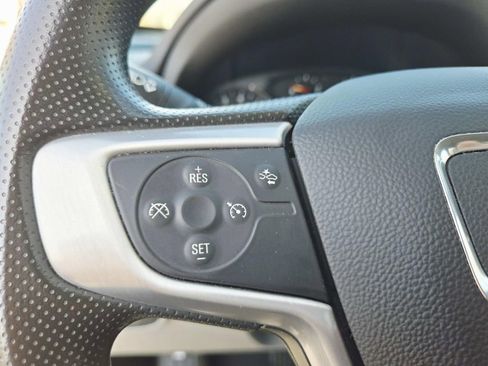 Used 2023 GMC Terrain SLE w/ Driver Convenience Package image 19