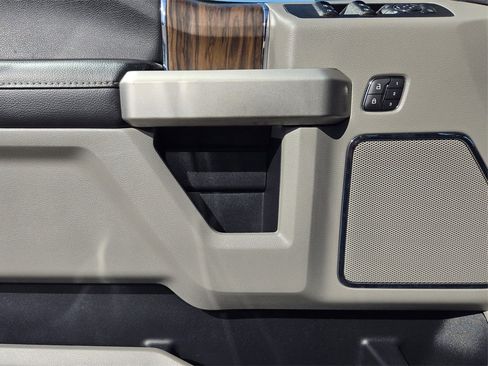 Used 2020 Ford F150 Lariat w/ Equipment Group 502A Luxury image 22