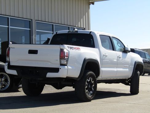 Used 2023 Toyota Tacoma TRD Off-Road w/ Technology Package image 3