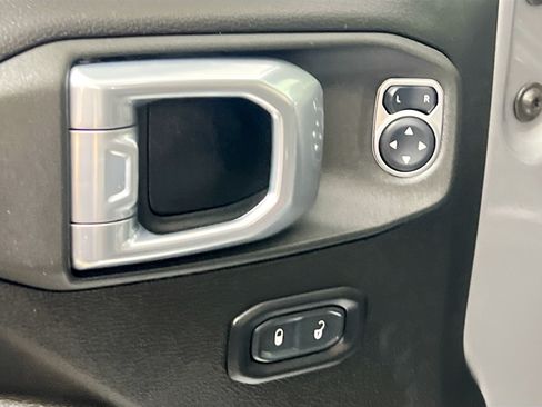 Used 2021 Jeep Wrangler Unlimited Sport AWD/4WD image 16