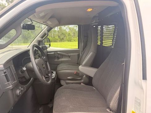 Used 2025 Chevrolet Express 2500 w/ Driver Convenience Package RWD image 9