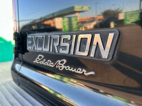 Used 2003 Ford Excursion Eddie Bauer image 32