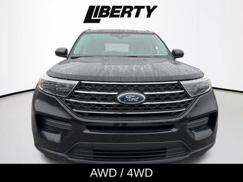 Certified 2023 Ford Explorer XLT image 3