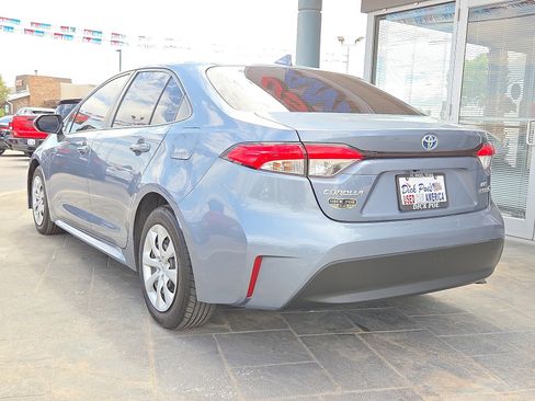 Used 2023 Toyota Corolla LE image 4
