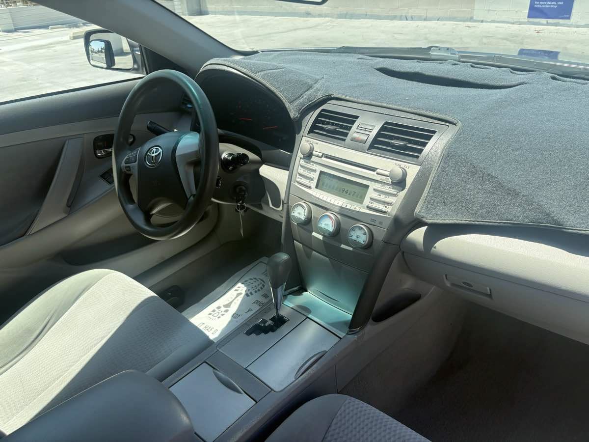 Used 2011 Toyota Camry LE FWD image 18