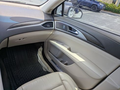 Used 2018 Lincoln MKZ Select w/ Select Plus Package FWD image 13
