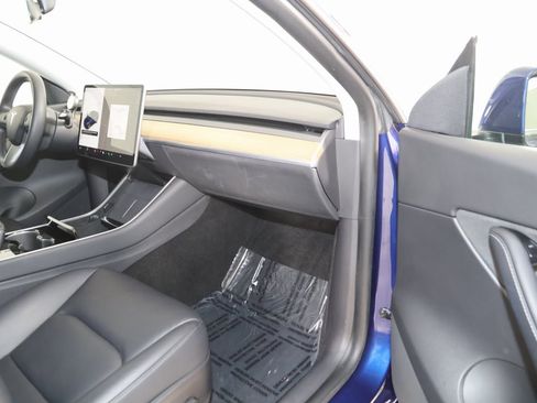 Used 2020 Tesla Model Y Long Range image 40