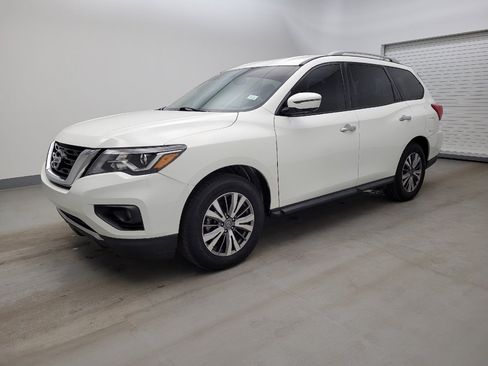Used 2019 Nissan Pathfinder SL image 2