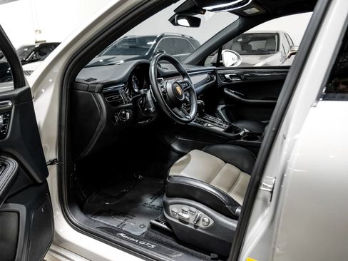 Used 2023 Porsche Macan GTS AWD/4WD image 2