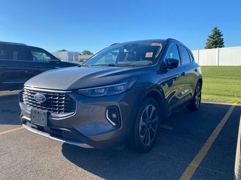 Used 2023 Ford Escape Platinum AWD/4WD image 18