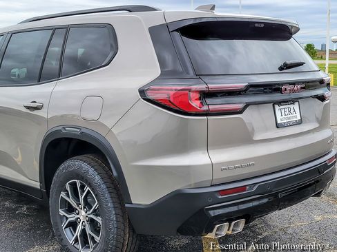 New 2026 GMC Acadia AT4 w/ Luxury Package AWD/4WD image 6